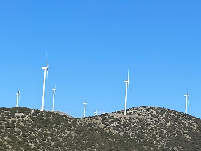 Μάχη για τον Πάρνωνα: Πεζοπορία διαμαρτυρίας ενάντια στις ανεμογεννήτριες – Η φύση δεν παραδίδεται!