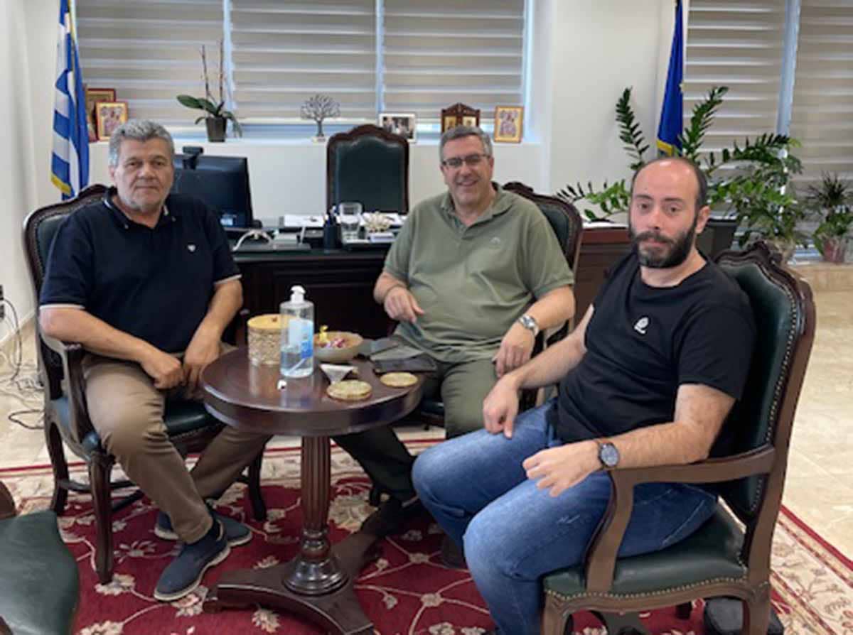 Συνάντηση του Αντιπεριφερειάρχη Π.Ε. Αρκαδίας, Κώστα Μανδρώνη, με τον Πρόεδρο της Τ.Κ. Μελιγούς Παναγιώτη Καμπύλη και τον Αντιπρόεδρο Κώστα Λέγκουρδα, πραγματοποιήθηκε την Παρασκευή 31 Μαΐου.
